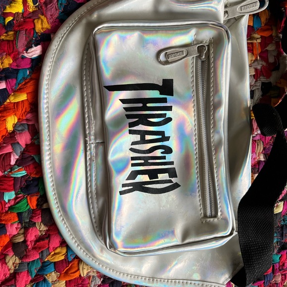 HOLIGRAPHIC THRASHER FANNY PACK - Picture 2 of 3